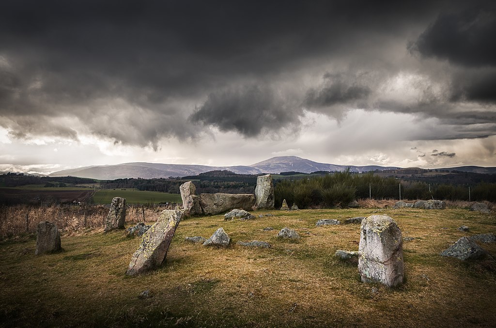 Did the Cromars and Georges almost kill Tomnaverie Stone Circle?